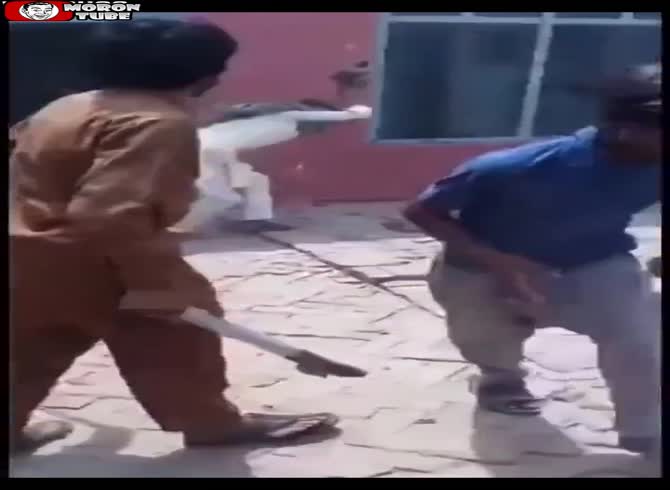 Video :In Pakistan, churches were set on fire due to allegations of Koran sacrilege